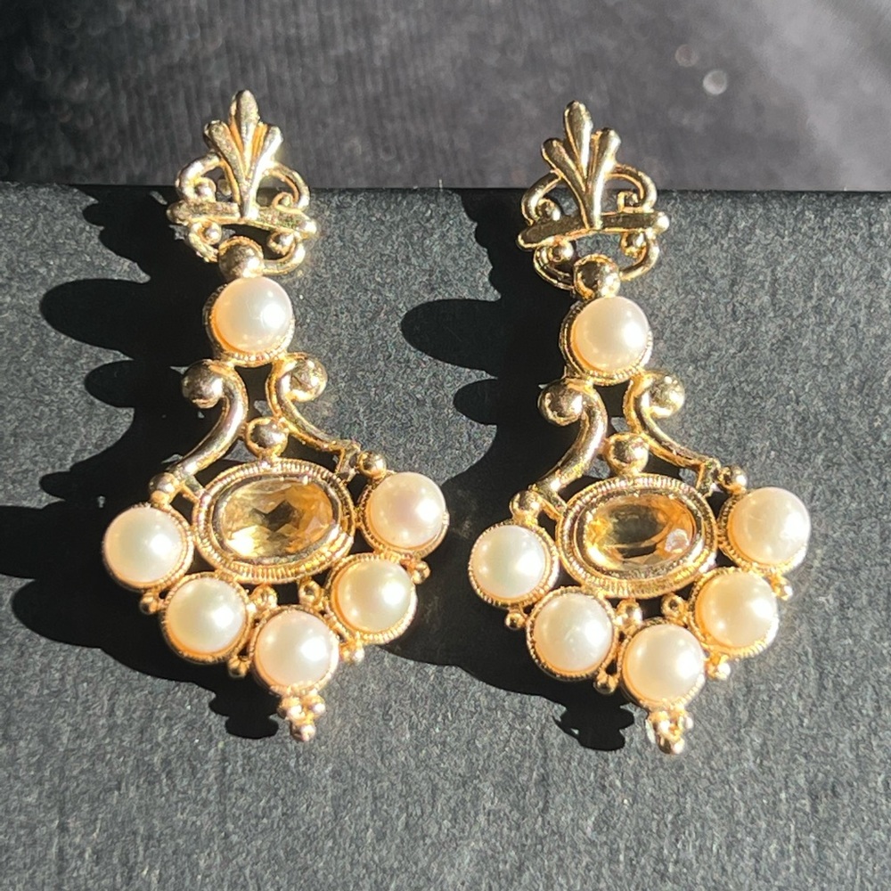 14kt gold Fleur-de-Lis chandelier earrings-6.2grams!